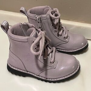 NEW!! UGG Girls Ryann Boots in Lavender, Size 8